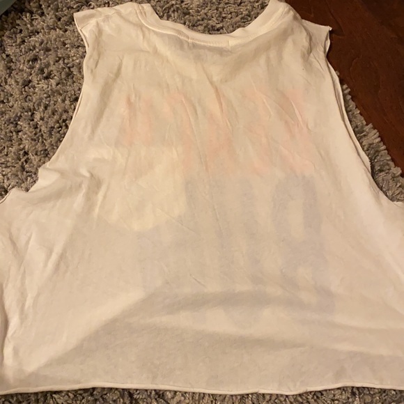 Wildfox “Beach Bum” Crop top Sleeveless Tee - Picture 4 of 6